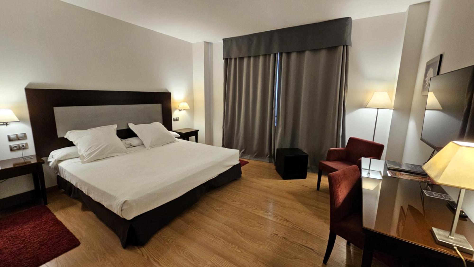 King Room,1765582225:JPEG